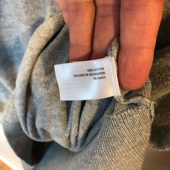 Old Navy Size Medium gray scoop neck cardigan with flower accents at left neck - Picture 5 of 13